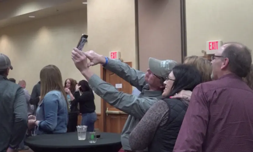 Hundreds bond over the art of beer crafting