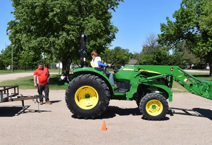UNMC, Nebraska Extension announce tractor safety course for teens
