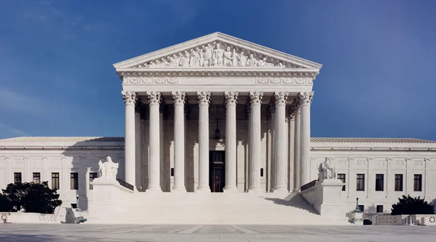 U.S. Supreme Court overturns Roe v. Wade