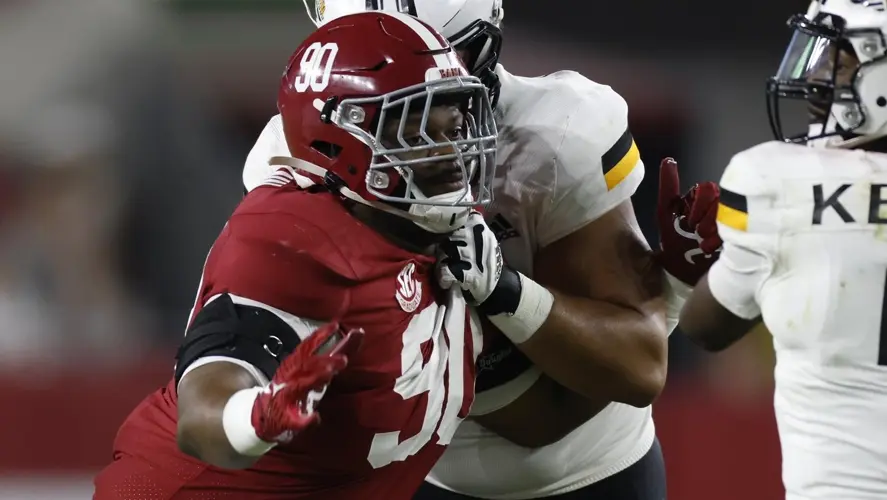 Alabama defensive lineman announces transfer to Nebraska