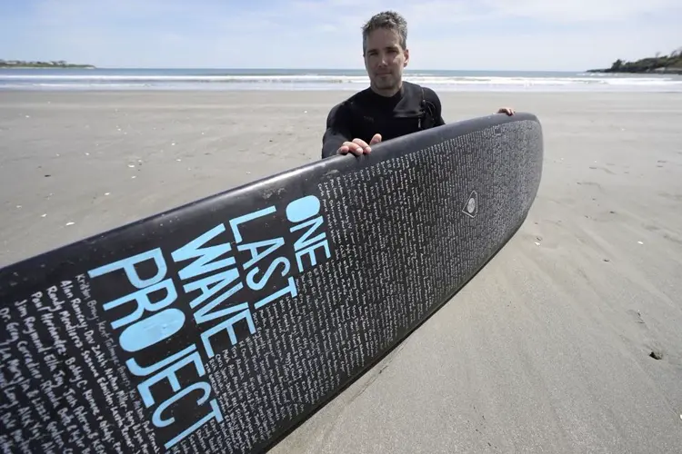 Surfer helps families honor loved ones with ‘one last wave’