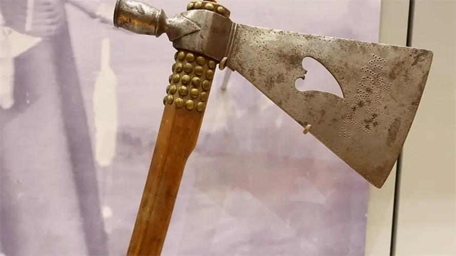 Harvard returns Standing Bear’s tomahawk to Nebraska tribe