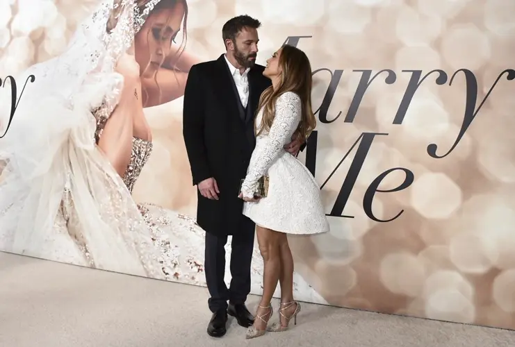 Lopez and Affleck celebrate marriage with friends, family