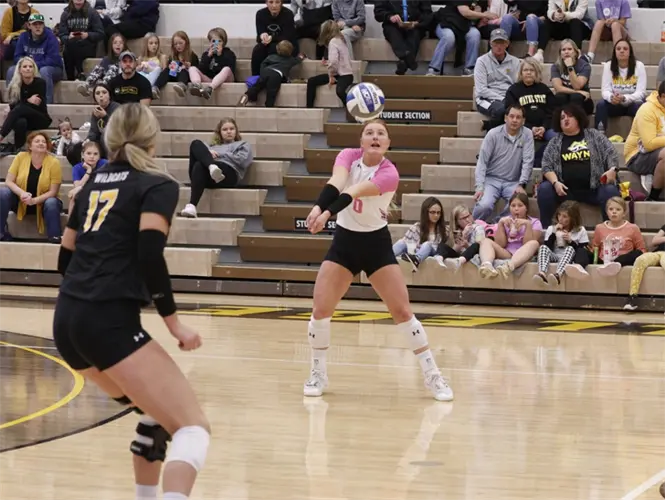 #1 WSC volleyball sweeps Minot State
