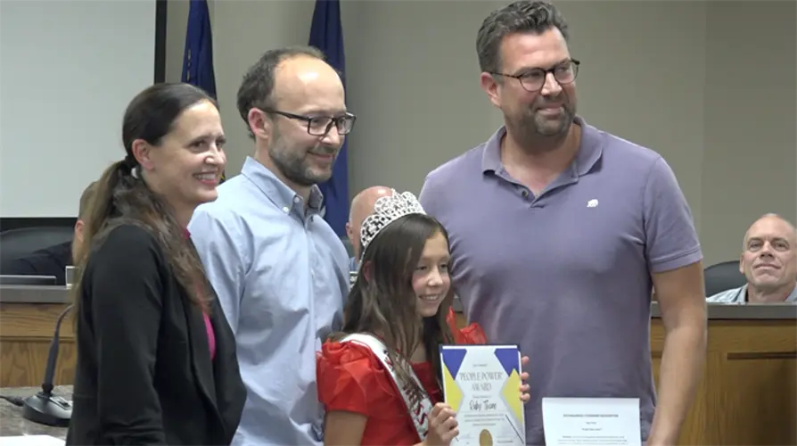Fifth grader awarded for cancer patient care packages