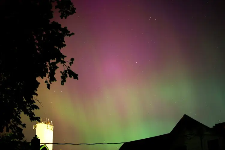 Northern Lights shine throughout Nebraska on Friday night, chance on Saturday
