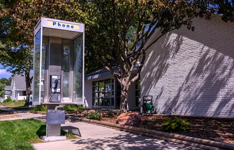 Death of the Dial Tone: Nebraska’s dwindling pay phones draw lots of curiosity, few calls