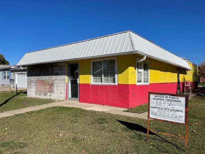 Former Hispanic grocery store could turn into liquor store
