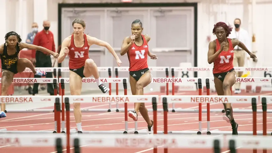 Huskers Win 17 Titles at Mark Colligan Memorial