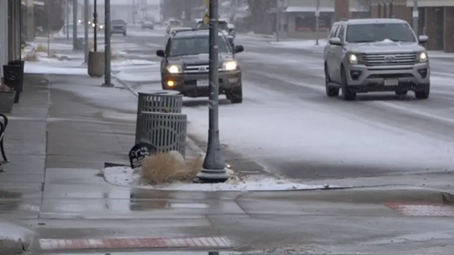 Slick roads expected in panhandle tonight, Thursday morning