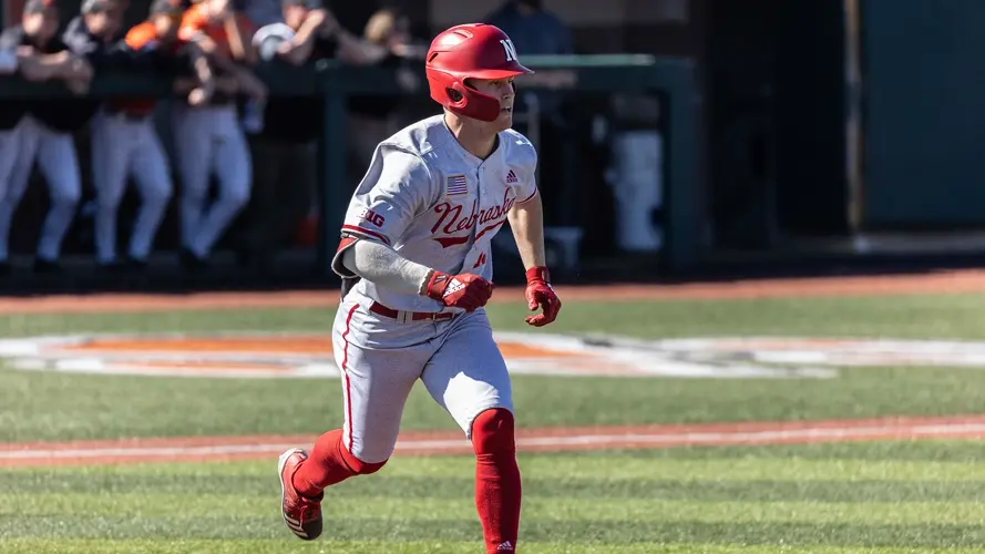 Late Rally Falls Short in Series Finale