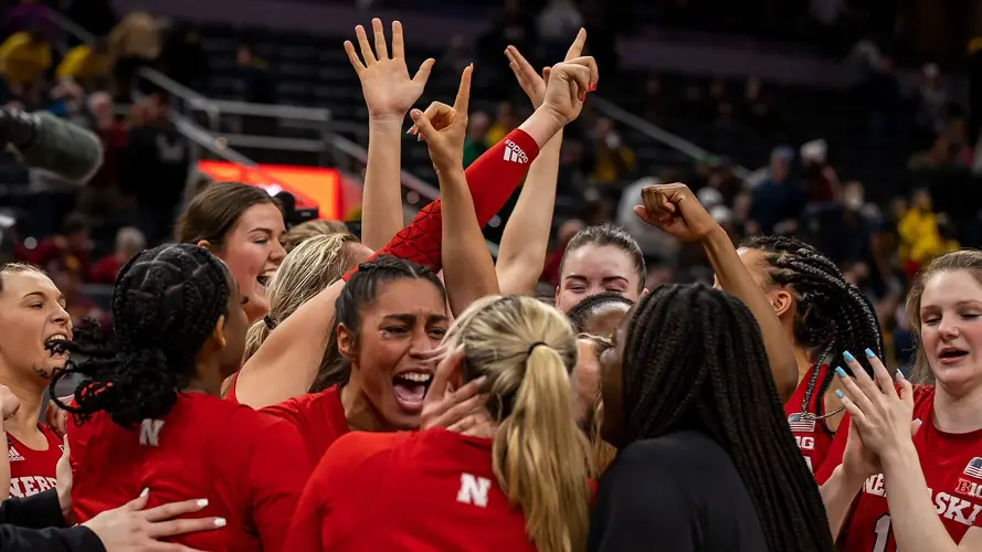 Nebraska slips past No. 10 Michigan in Big Ten quarters
