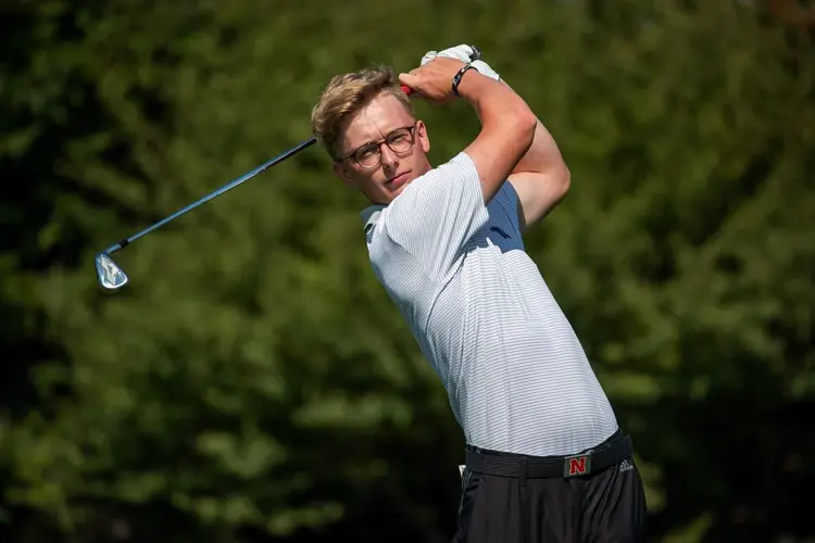 Huskers Close at Big Ten Championships