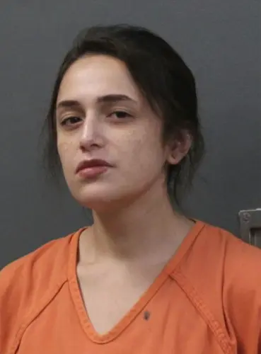 Woman attempts to escape custody in Scottsbluff