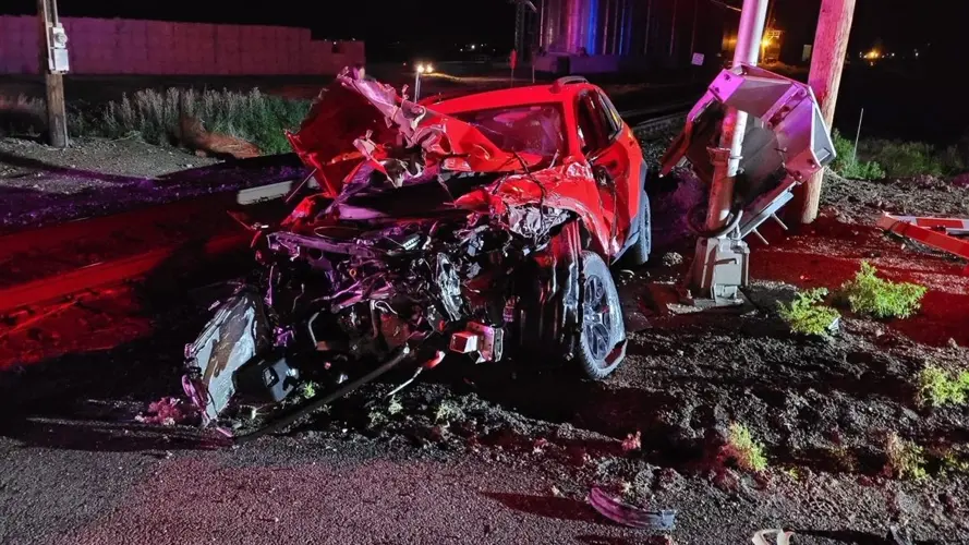 Car vs. train accident leads to arrest of Minatare man