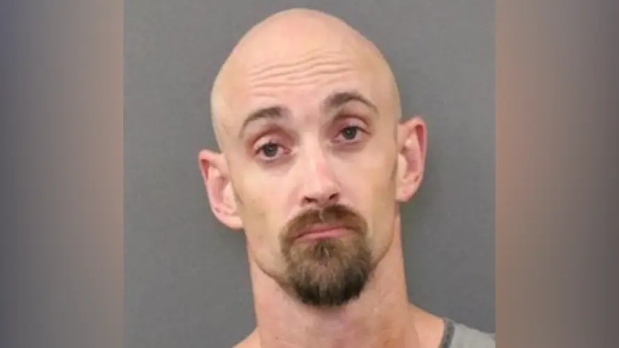 Grand Island police arrest Scottsbluff man for shoplifting, possession of deadly weapons
