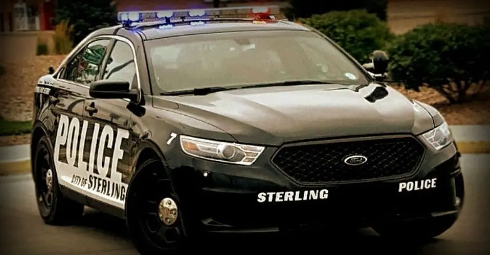Authorities searching for suspects, stolen guns in Sterling