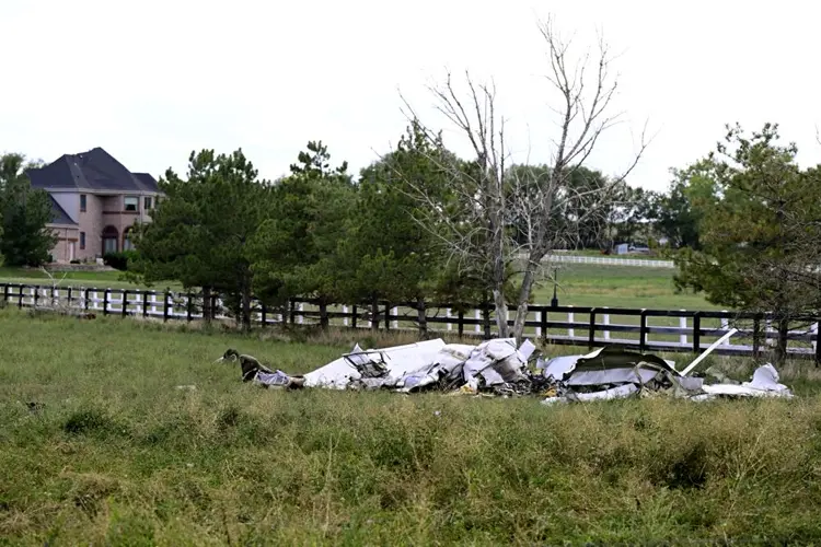 Sheriff: 2 small planes collide in midair near Denver, 3 die