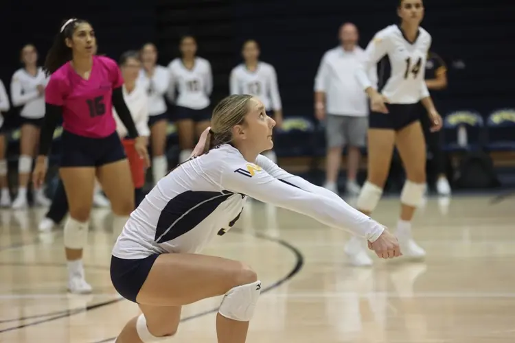 Strong serving leads WNCC to sweep over LCCC