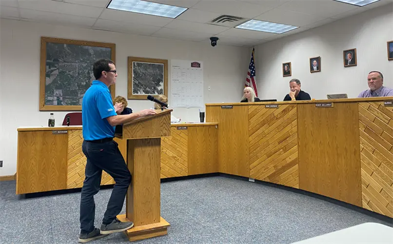 City Council conducts public performance evaluation on manager