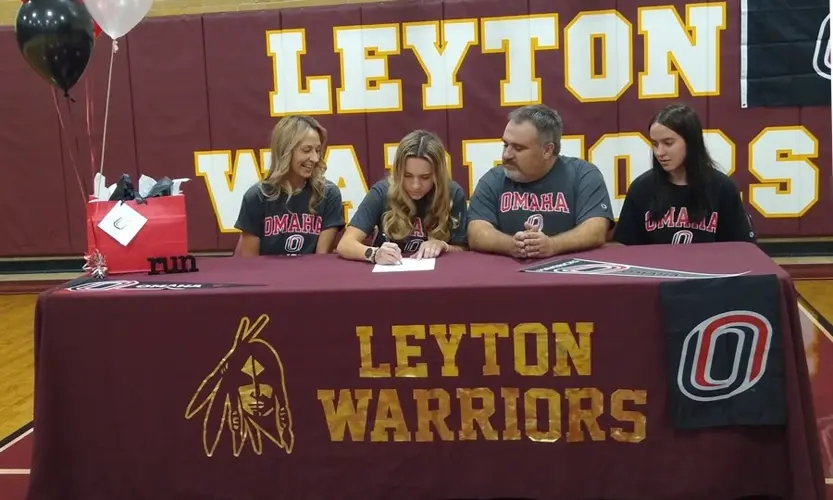 Axi Benish signs to run at UNO