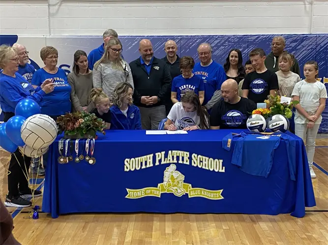 Avery Hayward signs to play volleyball in college