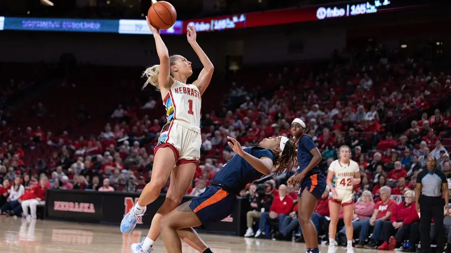 Huskers Fall Late to Fighting Illini