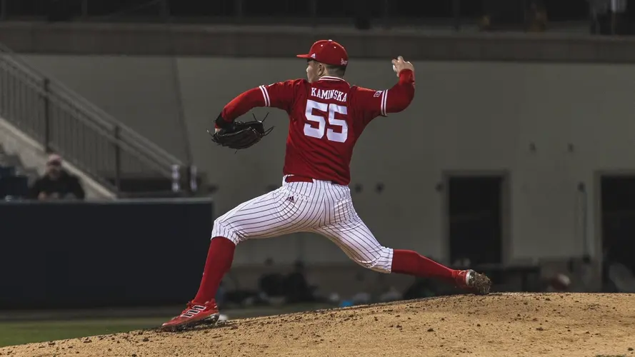 Huskers Fall Late on Saturday