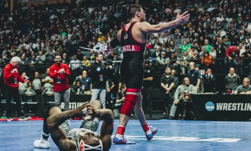 Labriola Advances to Finals, Huskers Tied for Sixth