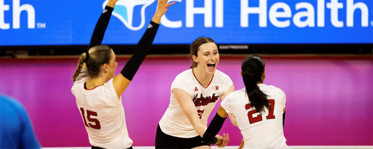 Huskers Stifle Spartans on the Road