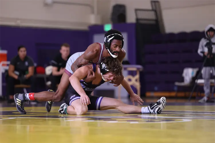 Eagles’ wrestlers thrive in San Francisco