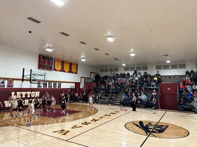 Longhorns split with Leyton