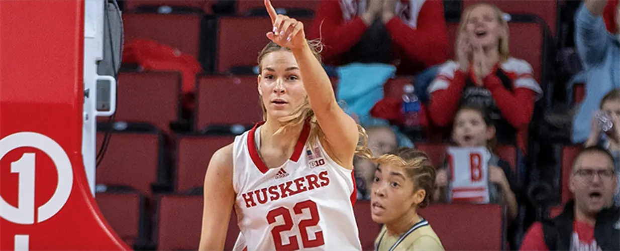 NU Notes: Potts Picks Up Third Big Ten Freshman Honor