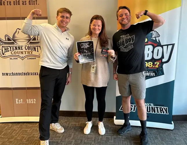 Sidney cross country coach wins 'All I Want for Christmas is a Dad Bod' radio contest