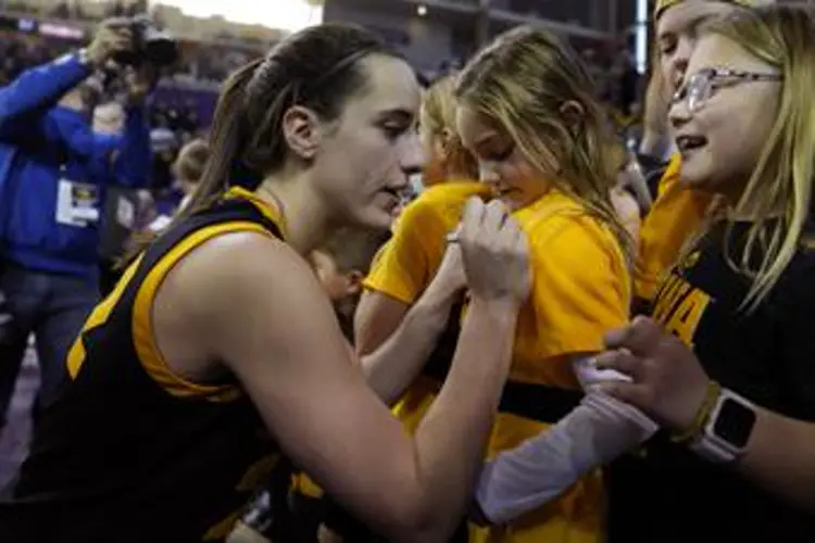 Caitlin Clark needs 39 points at Nebraska to set NCAA women's scoring record