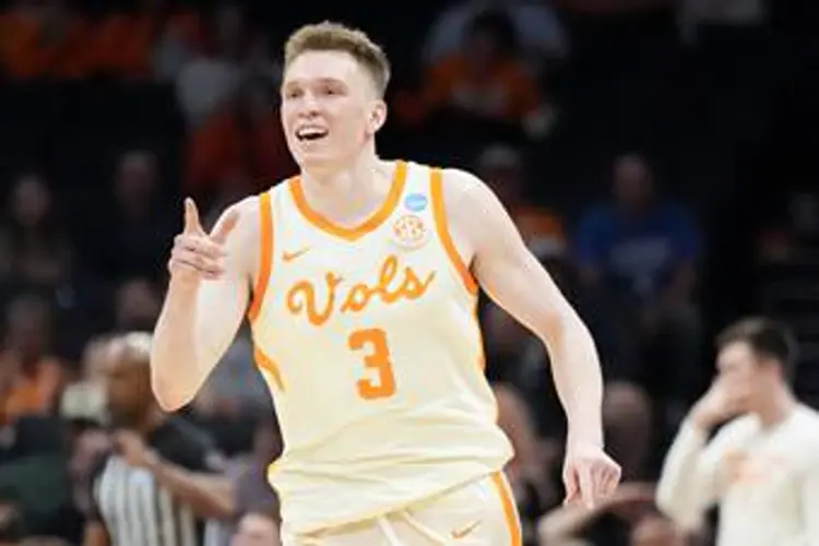 From junior college to starring for Tennessee, Dalton Knecht took a long road to March Madness
