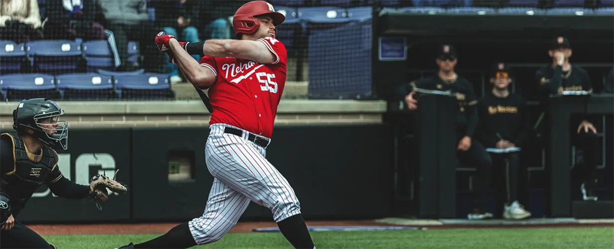 Huskers Sweep Northwestern in Dramatic Fashion
