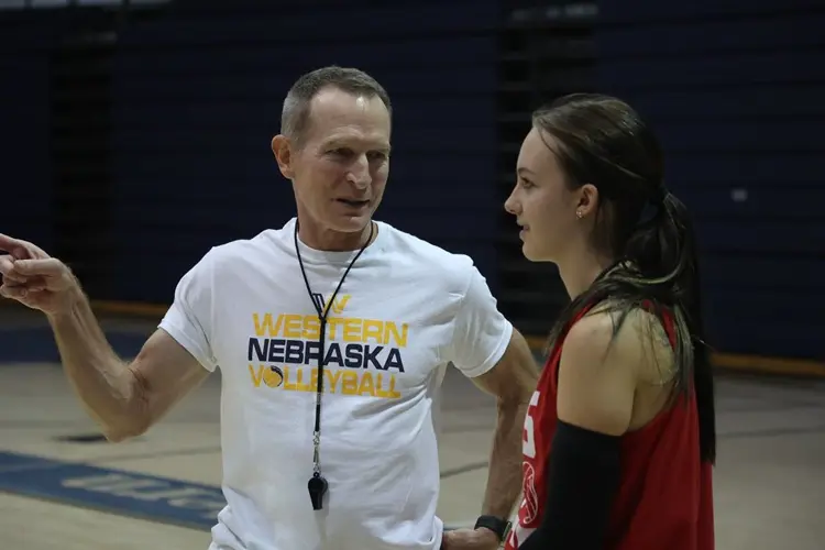 Former Cougar coach Green comes back to lead volleyball camp