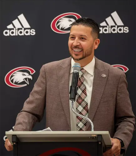 Chadron State introduces new hoops coach Chris Francis