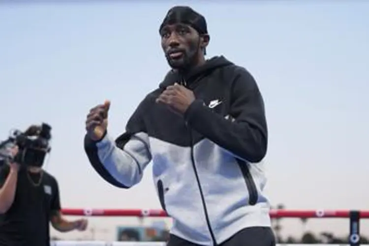 World champ Terence Crawford says leading Huskers to field was like walking to the ring for a fight