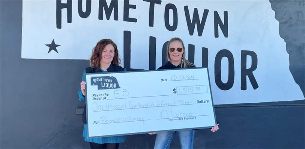 Hometown Liquor donates to Youth Entrepreneurship program