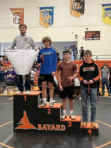 Longhorn wrestlers bring home medals from competition