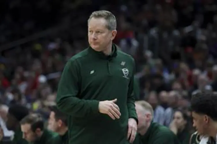 Niko Medved leaves Colorado State for his native Minnesota after an NCAA tournament run by the Rams