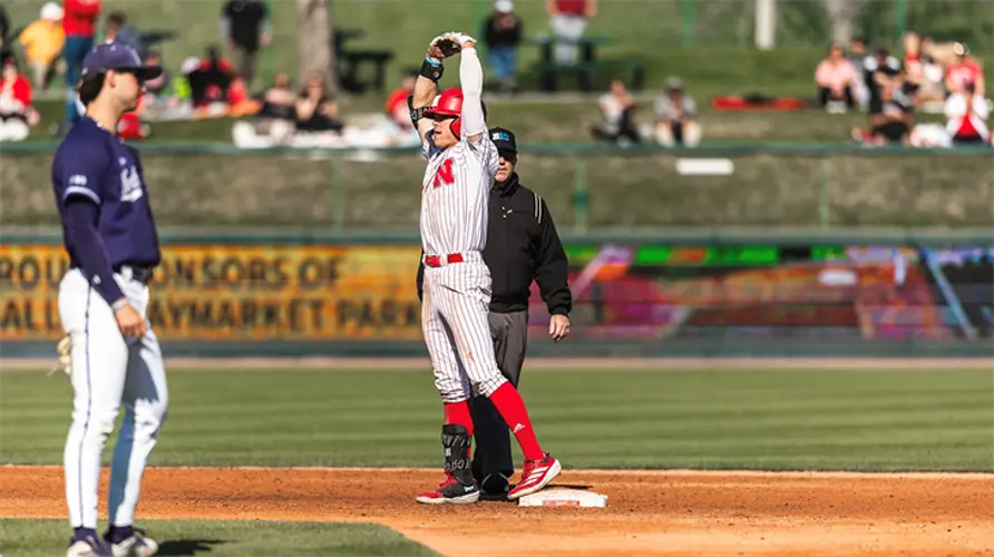 NU Notes: Huskers sweep doubleheader, clinch series with Northwestern