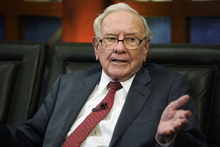 Top manager leaves Warren Buffett's Berkshire as incoming CEO names team