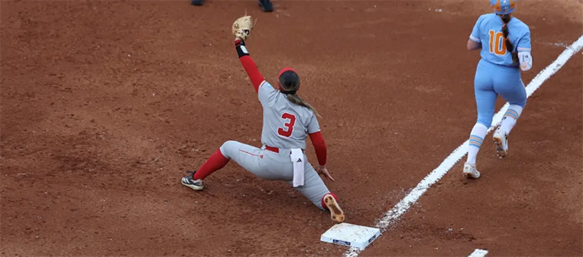 Huskers Fall to Vols in Game Two of Super Regionals