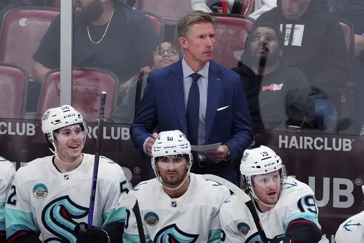 Colorado sports notes: Avalanche add former Kraken head coach Dave Hakstol as assistant to boost power play