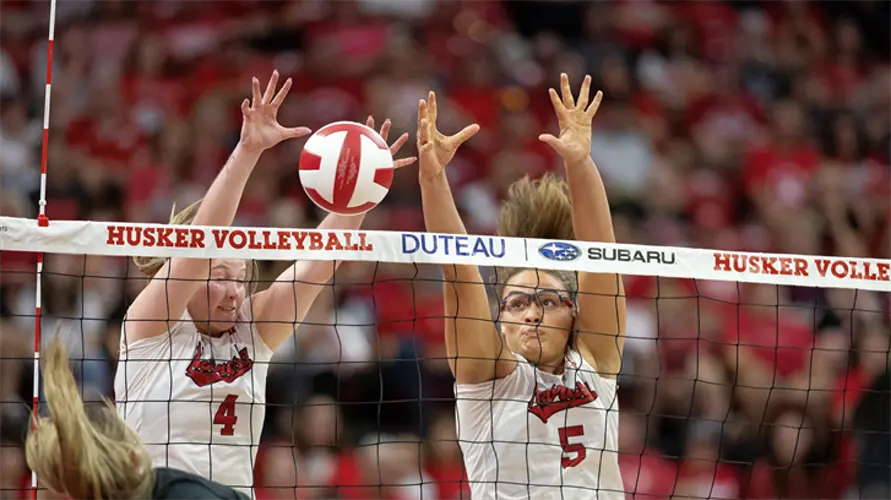 Huskers Sweep Grand Canyon