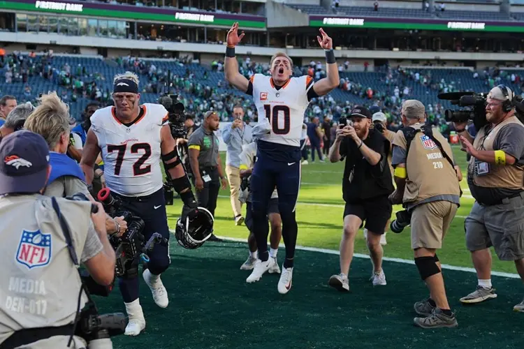Broncos swagger after pulling off stunning comeback against Eagles for biggest win in a decade
