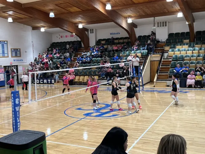 Banner County celebrates senior night with exciting triangular
